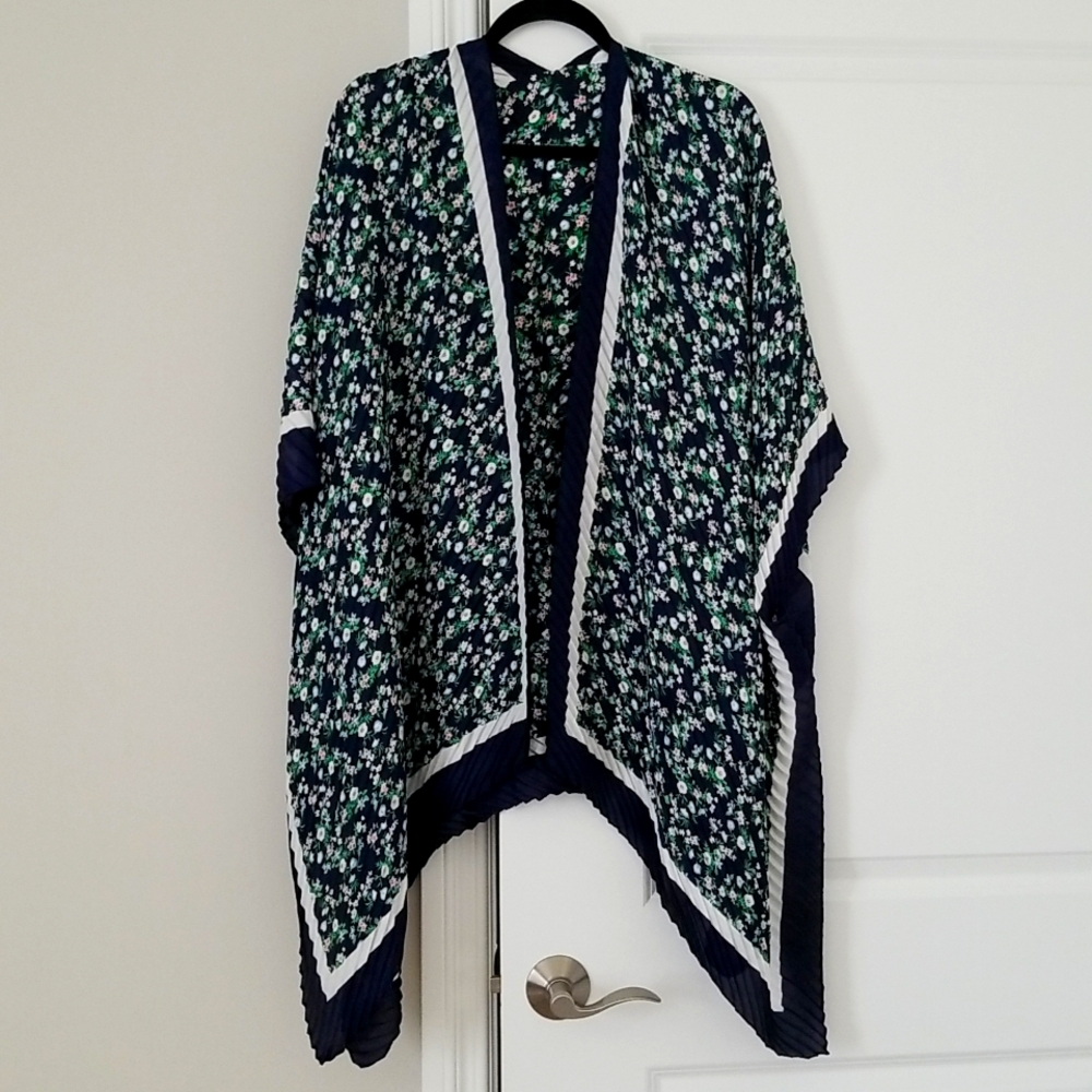 Banana Republic floral kimono